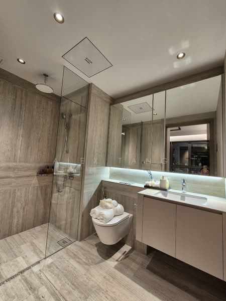 River Modern Condominium For Sale at S$ 2,506,000 | PropertyGuru Singapore - Bathroom