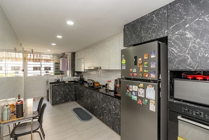 154 Simei Street 1 HDB Flat For Sale at S$ 750,000 | PropertyGuru Singapore - Kitchen