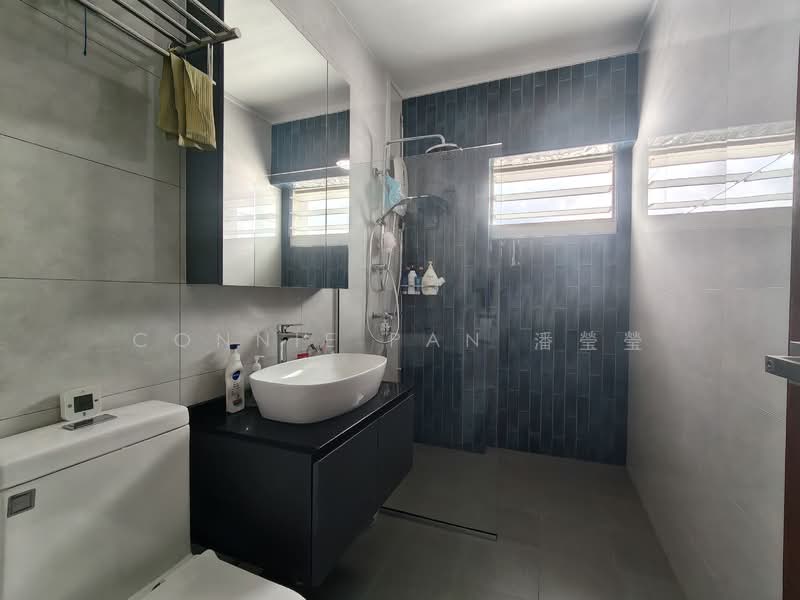 510 Pasir Ris Street 52 HDB Flat For Sale at S$ 1,250,000 | PropertyGuru Singapore - Bathroom