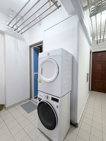 Simsville, 2 Geylang East Avenue 2, Room Rental, 120 sqft, Condominium For Rent, by ZRooom, 500068618 - Interior - PropertyGuru.com.sg