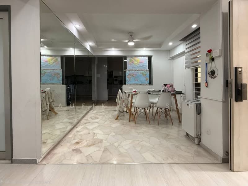 735 Tampines Street 72 HDB Flat For Sale at S$ 638,000 | PropertyGuru Singapore - Dining Room