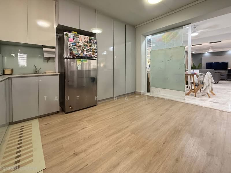 735 Tampines Street 72 HDB Flat For Sale at S$ 638,000 | PropertyGuru Singapore - Kitchen