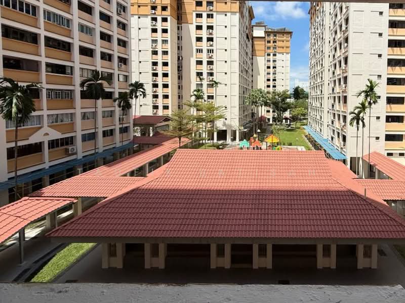 735 Tampines Street 72 HDB Flat For Sale at S$ 638,000 | PropertyGuru Singapore - Exterior