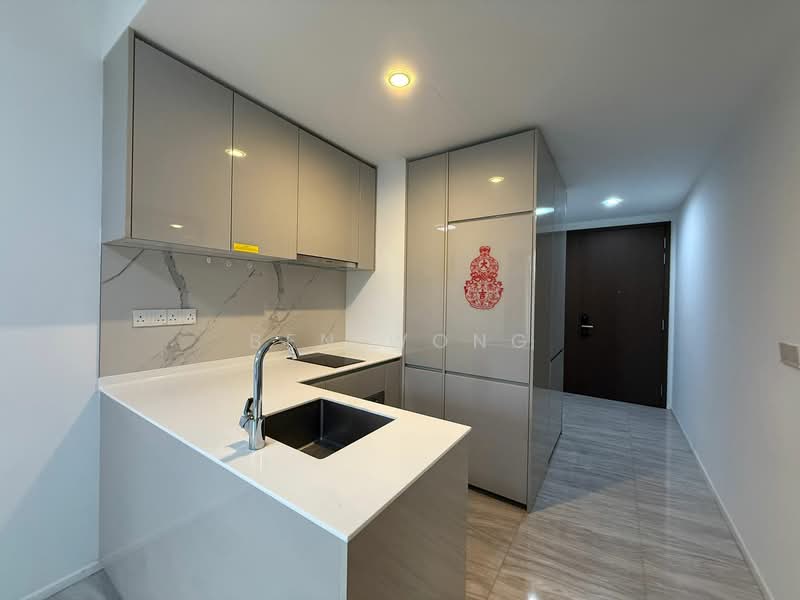 Parc Esta Condominium For Sale at S$ 899,000 | PropertyGuru Singapore - Kitchen