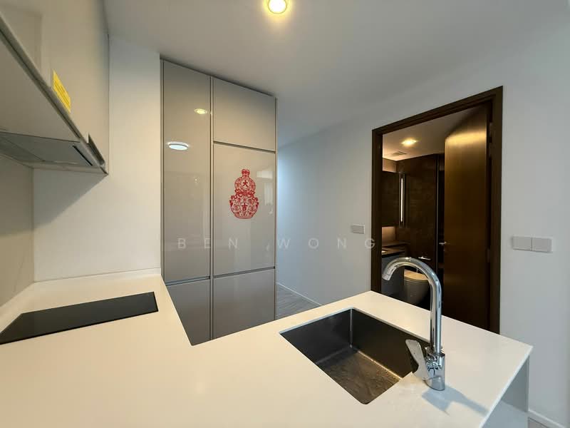 Parc Esta Condominium For Sale at S$ 899,000 | PropertyGuru Singapore - Kitchen