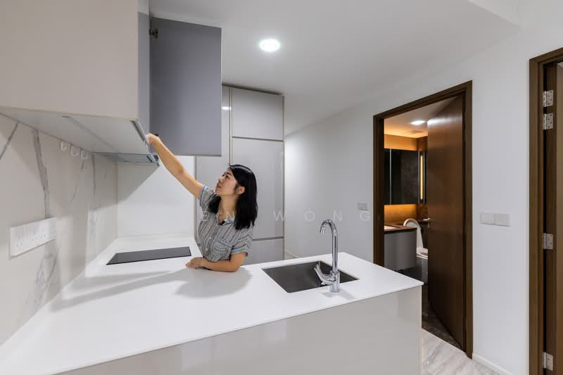 Parc Esta Condominium For Sale at S$ 899,000 | PropertyGuru Singapore - Kitchen