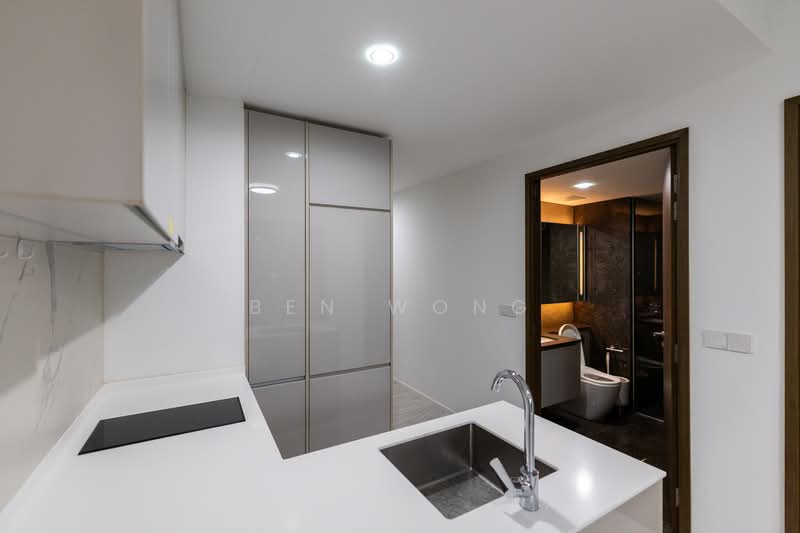 Parc Esta Condominium For Sale at S$ 899,000 | PropertyGuru Singapore - Kitchen