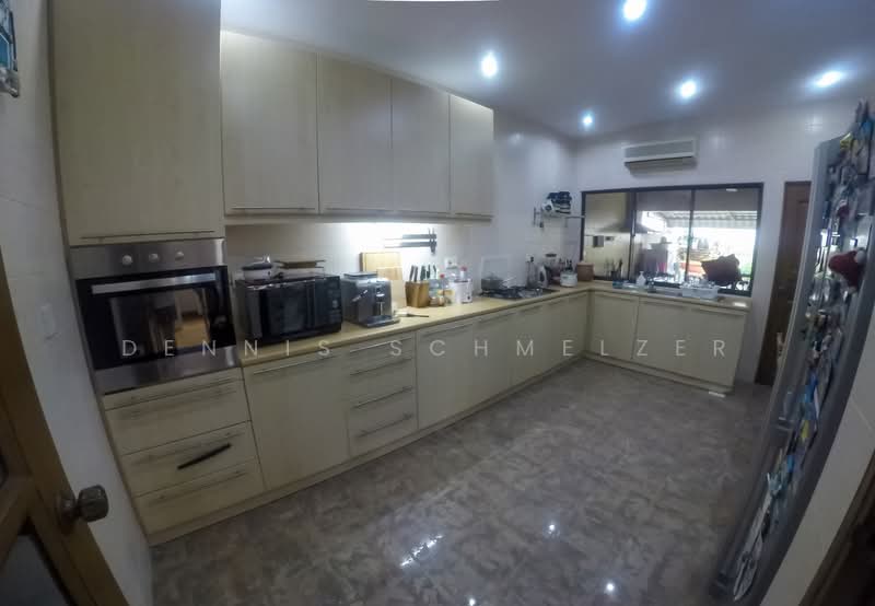 Siglap / Frankel Estate, Yarrow Gardens, 4 Bedrooms, 2,800 sqft, Semi-Detached House For Rent, by Dennis Schmelzer, 500068641 - Kitchen - PropertyGuru.com.sg