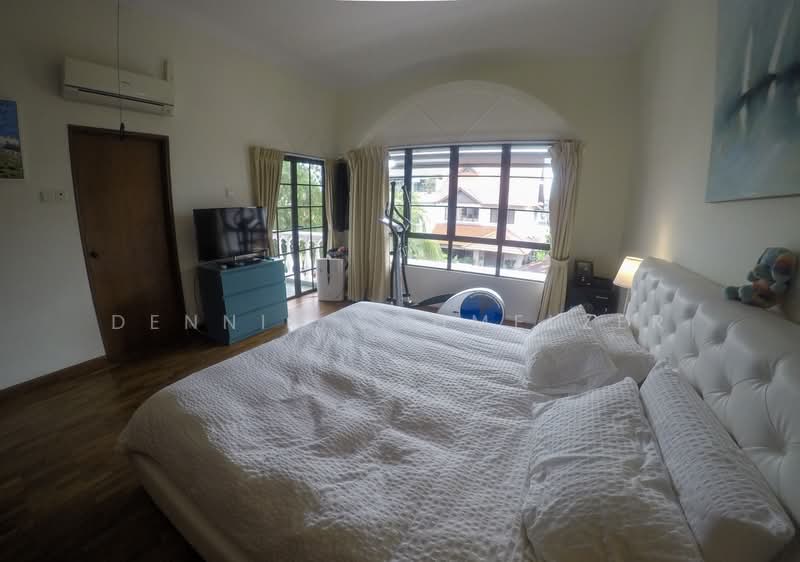 Siglap / Frankel Estate, Yarrow Gardens, 4 Bedrooms, 2,800 sqft, Semi-Detached House For Rent, by Dennis Schmelzer, 500068641 - Master Room - PropertyGuru.com.sg