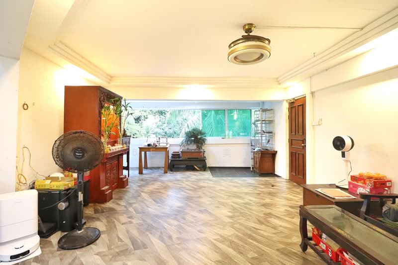 279 Tampines Street 22 HDB Flat For Sale at S$ 688,000 | PropertyGuru Singapore - Living Room