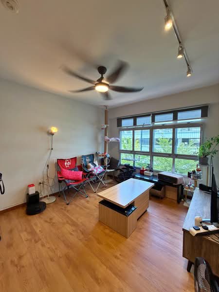 140A Corporation Drive HDB Flat For Sale at S$ 650,000 | PropertyGuru Singapore - Living Room