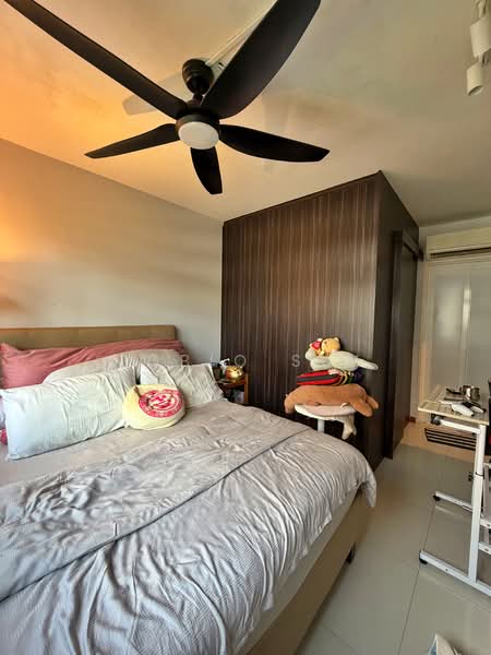 140A Corporation Drive HDB Flat For Sale at S$ 650,000 | PropertyGuru Singapore - Bedroom