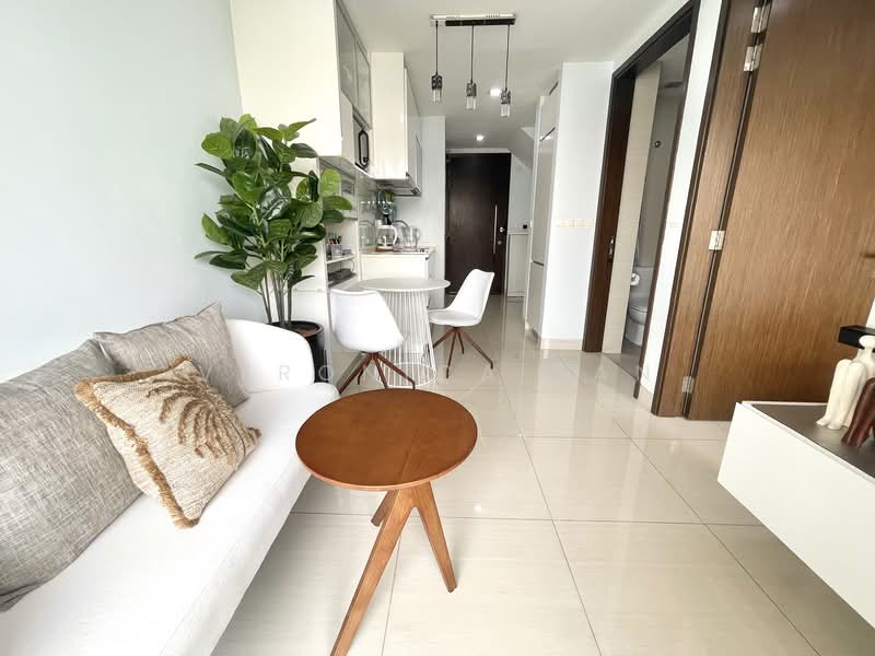 FREEHOLD High Floor Riverside Condo in East! Near 2 MRTs, PLQ, 1km to Geylang Methodist! Condominium For Sale at S$ 1,388,000 | PropertyGuru Singapore - Living Room