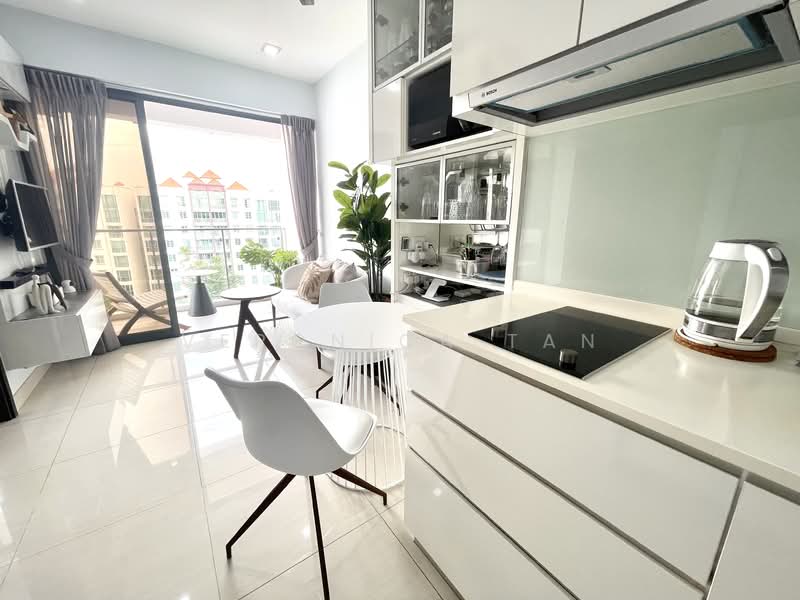 FREEHOLD High Floor Riverside Condo in East! Near 2 MRTs, PLQ, 1km to Geylang Methodist! Condominium For Sale at S$ 1,388,000 | PropertyGuru Singapore - Living Room