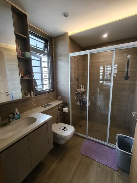 Rivercove Residences EC, 28 Anchorvale Ln, 4 Bedrooms, 1,216 sqft, Condominium For Sale, by Charlyene Choo 朱慧玲, 500068687 - Master Bath - PropertyGuru.com.sg
