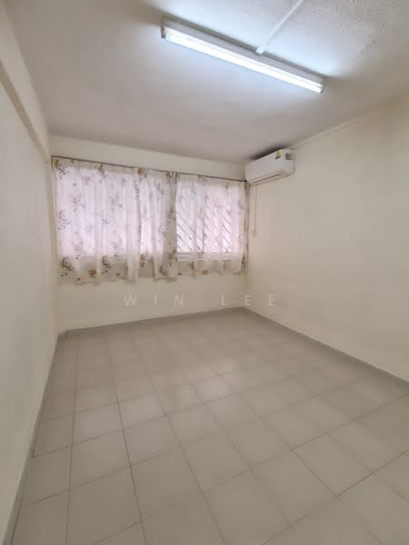 room with bed, mattress & wardrobe 