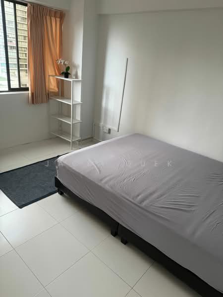 Lucky Plaza, 304 Orchard Road, Room Rental, 110 sqft, Apartment For Rent, by Jacky Quek, 500068705 - Bedroom - PropertyGuru.com.sg