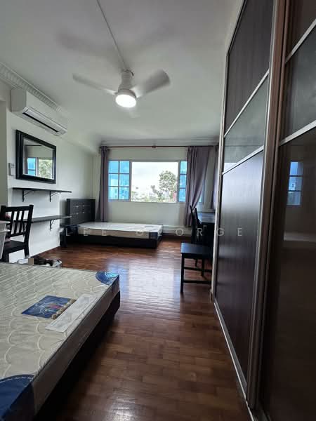 94B Bedok North Avenue 4 HDB Flat For Sale at S$ 998,000 | PropertyGuru Singapore - Bedroom