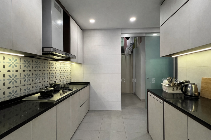 The Lakeshore Condominium For Sale at S$ 2,250,000 | PropertyGuru Singapore - Kitchen