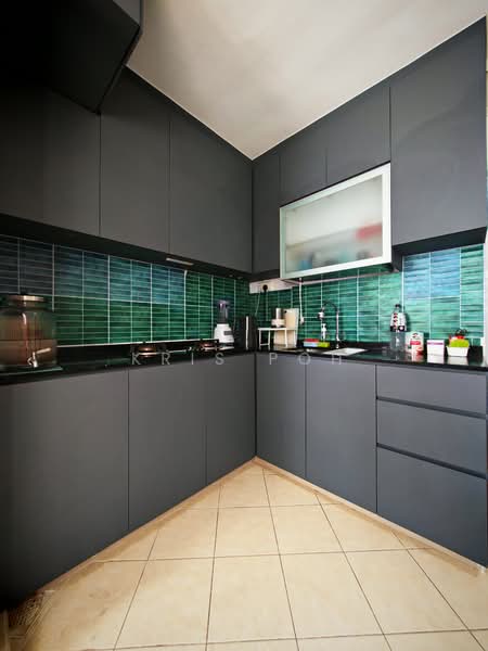 302B Anchorvale Link HDB Flat For Sale at S$ 550,000 | PropertyGuru Singapore - Kitchen