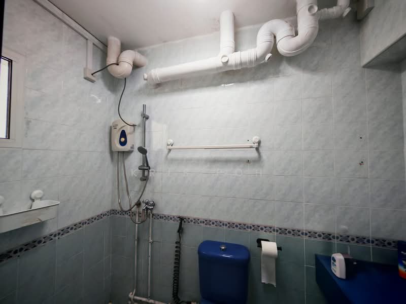 302B Anchorvale Link HDB Flat For Sale at S$ 550,000 | PropertyGuru Singapore - Bathroom