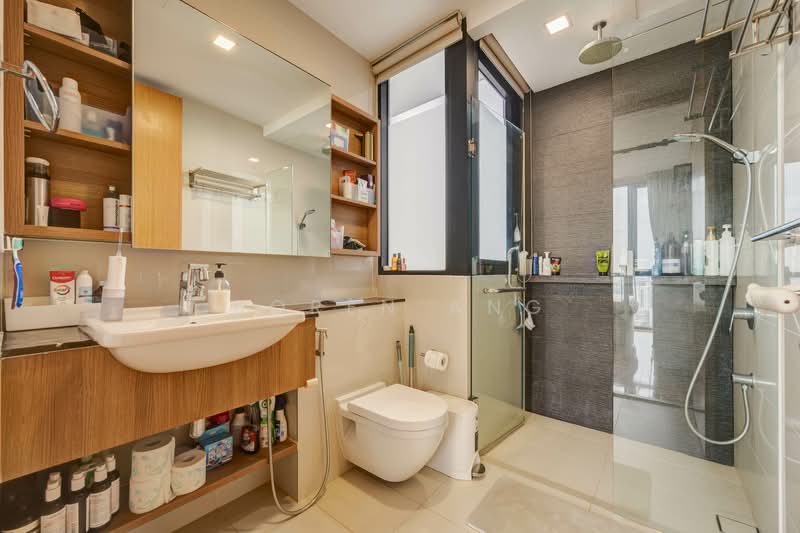 The Trilinq Condominium For Sale at S$ 2,680,000 | PropertyGuru Singapore - Bathroom