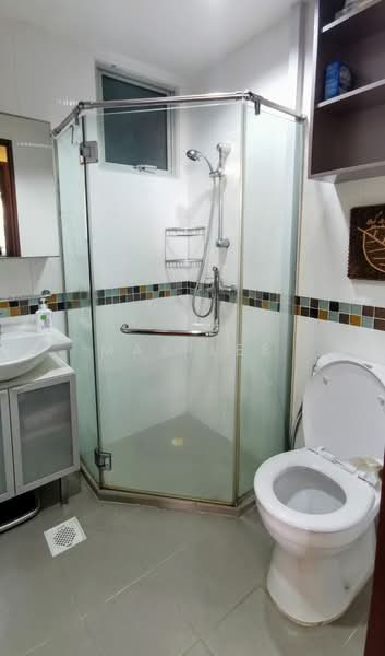 Sunshine Plaza Apartment For Sale at S$ 2,000,000 | PropertyGuru Singapore - Bathroom