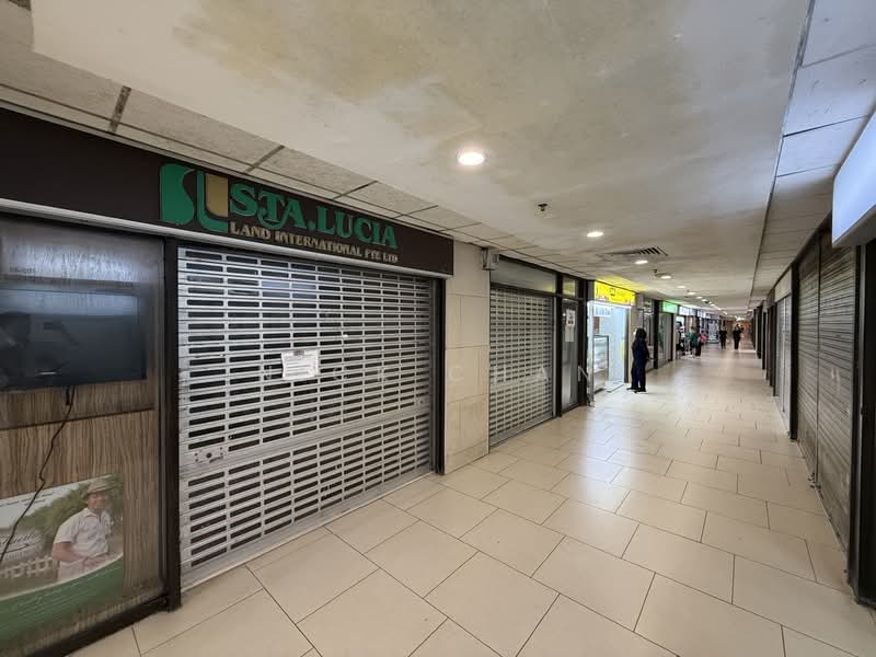 Lucky Plaza, 304 Orchard Road, 388 sqft, Mall Shop For Sale, by Nick Chan, 500068756 - Corridor - CommercialGuru.com.sg