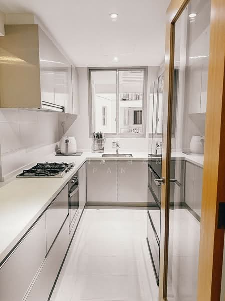 Prive Executive Condominium For Sale at S$ 1,990,000 | PropertyGuru Singapore - Kitchen