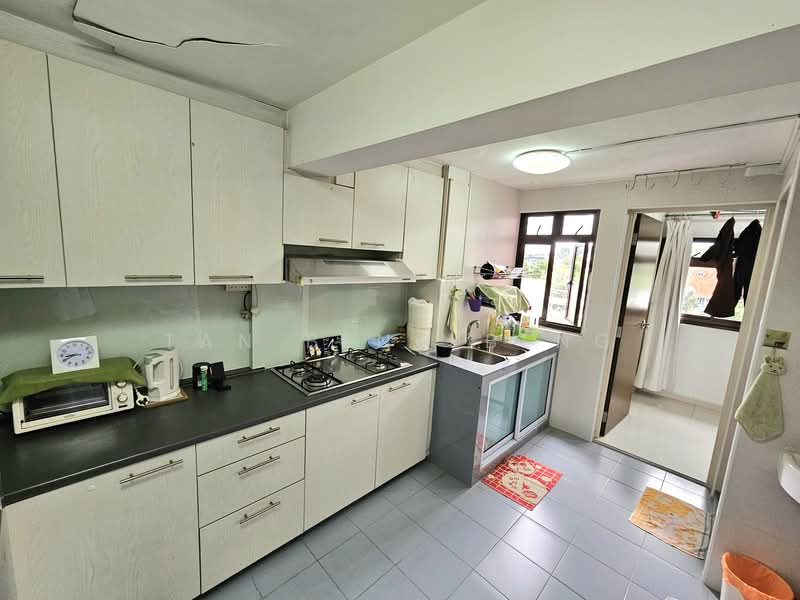 8 Empress Road, 8 Empress Road, 2 Bedrooms, 699 sqft, HDB Flat For Rent, by Tan Beng Beng, 500068784 - Kitchen - PropertyGuru.com.sg