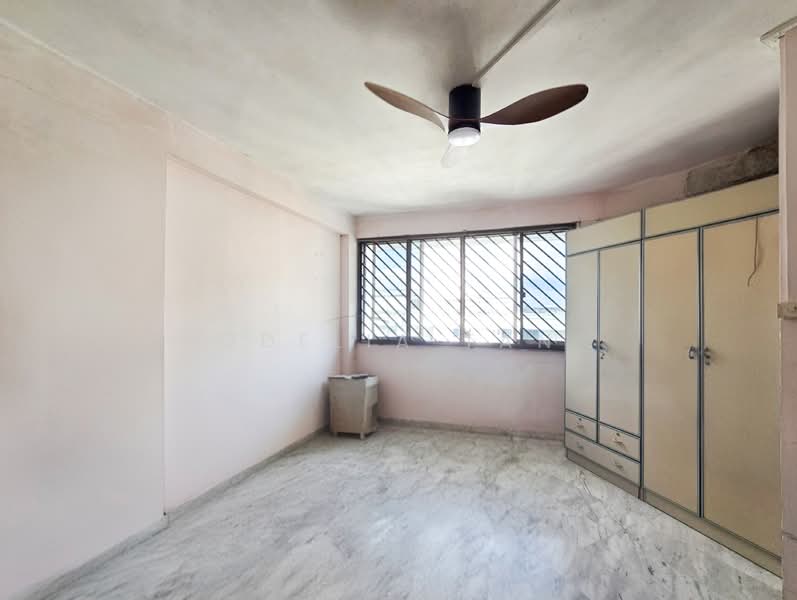 204 Petir Road HDB Flat For Sale at S$ 550,000 | PropertyGuru Singapore - Bedroom