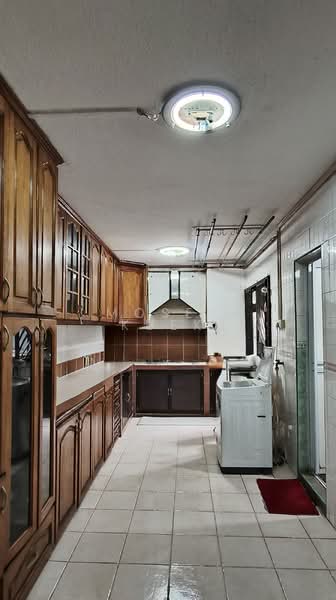 410 Saujana Road, 410 Saujana Road, 4 Bedrooms, 1,324 sqft, HDB Flat For Sale, by Moses Kuek, 500068804 - Kitchen - PropertyGuru.com.sg