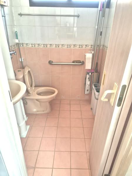 317 Clementi Avenue 4, 317 Clementi Avenue 4, Room Rental, 120 sqft, HDB Flat For Rent, by Steven Choo, 500068816 - Bathroom - PropertyGuru.com.sg