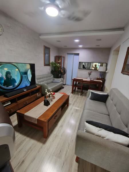 530 Jurong West Street 52, 530 Jurong West Street 52, 2 Bedrooms, 721 sqft, HDB Flat For Rent, by Mac Wee, 500068820 - Living Room - PropertyGuru.com.sg