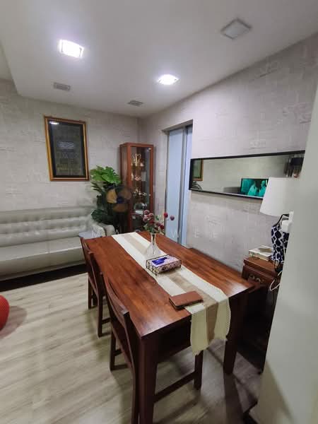 530 Jurong West Street 52, 530 Jurong West Street 52, 2 Bedrooms, 721 sqft, HDB Flat For Rent, by Mac Wee, 500068820 - Dining Room - PropertyGuru.com.sg