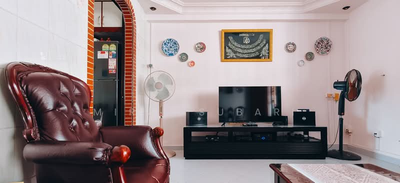 132 Bedok Reservoir Road HDB Flat For Sale at S$ 600,000 | PropertyGuru Singapore - Living Room