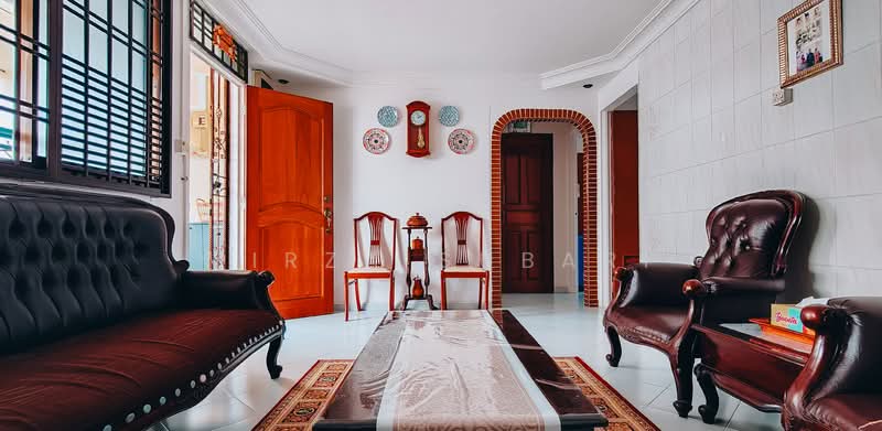 132 Bedok Reservoir Road HDB Flat For Sale at S$ 600,000 | PropertyGuru Singapore - Living Room
