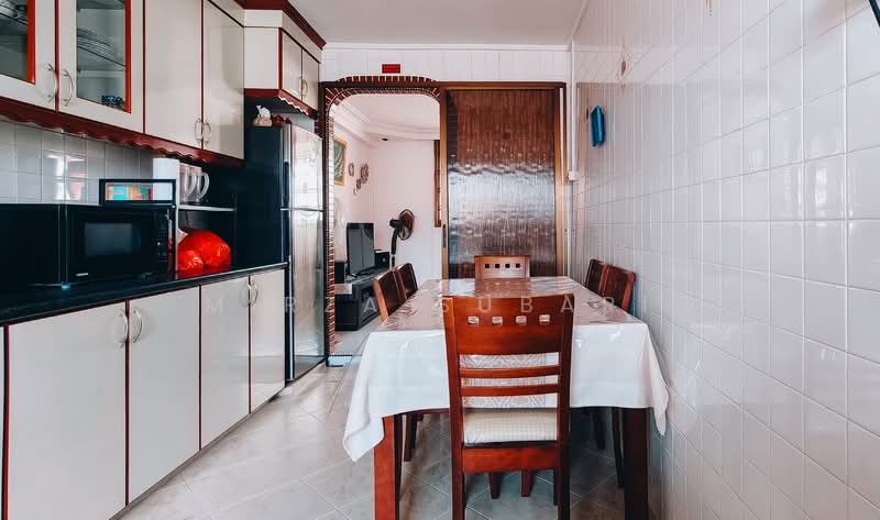 132 Bedok Reservoir Road HDB Flat For Sale at S$ 600,000 | PropertyGuru Singapore - Kitchen