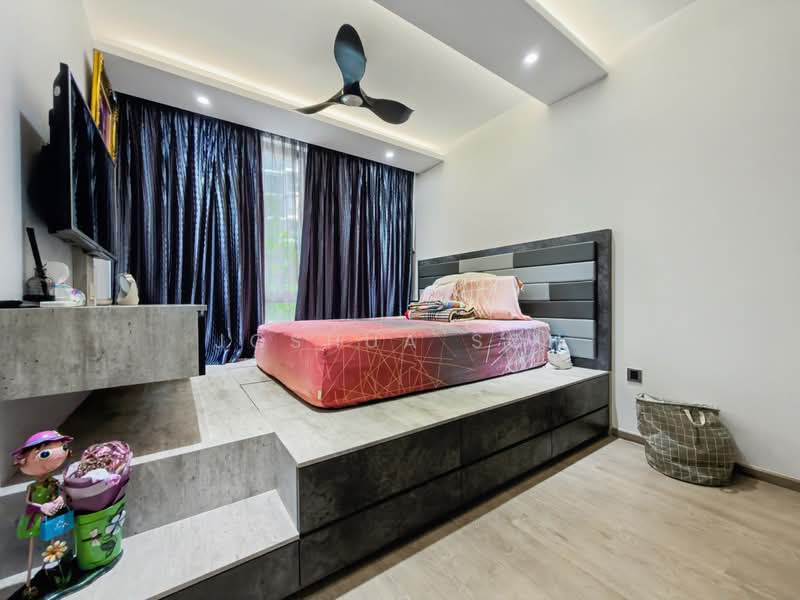 The Visionaire Executive Condominium For Sale at S$ 1,880,000 | PropertyGuru Singapore - Master Bedroom