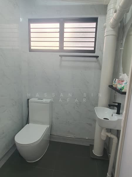 219 Yishun Street 21, 219 Yishun Street 21, Room Rental, 80 sqft, HDB Flat For Rent, by Hassan Bin Jaafar, 500068837 - Bathroom - PropertyGuru.com.sg
