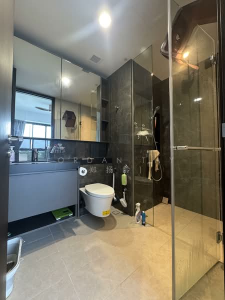 Parc Clematis Condominium For Sale at S$ 1,720,000 | PropertyGuru Singapore - Bathroom