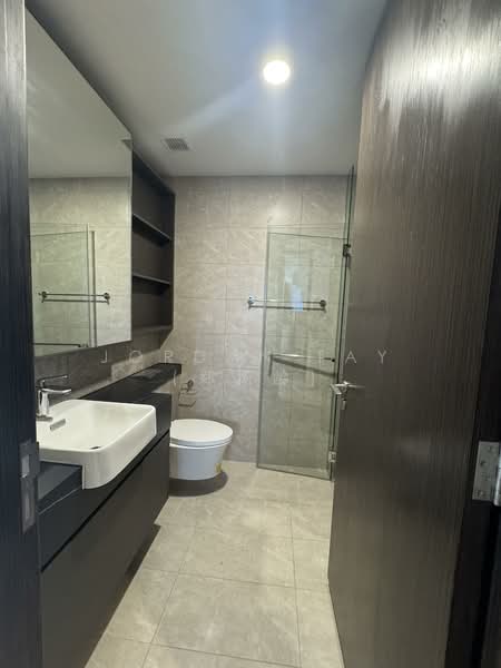 Parc Clematis Condominium For Sale at S$ 1,720,000 | PropertyGuru Singapore - Bathroom