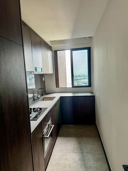 Midtown Modern Condominium For Sale at S$ 3,350,000 | PropertyGuru Singapore - Kitchen