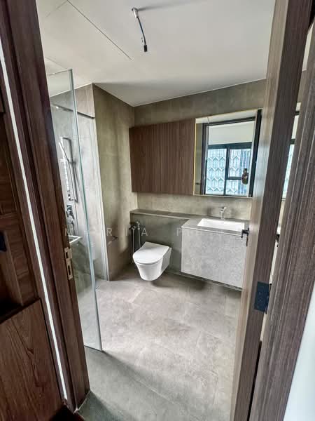 Midtown Modern Condominium For Sale at S$ 3,350,000 | PropertyGuru Singapore - Bathroom