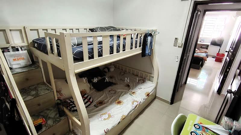 813 Jurong West Street 81 HDB Flat For Sale at S$ 530,000 | PropertyGuru Singapore - Bedroom