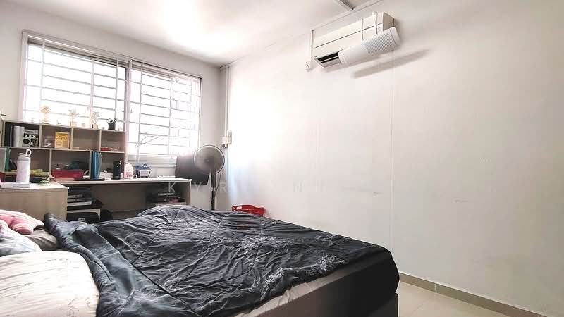 813 Jurong West Street 81 HDB Flat For Sale at S$ 530,000 | PropertyGuru Singapore - Bedroom