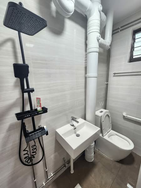 813 Jurong West Street 81, 813 Jurong West Street 81, 3 Bedrooms, 1,119 sqft, HDB Flat For Sale, by Kyra Niew, 500068885 - Bathroom - PropertyGuru.com.sg