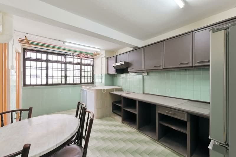 168 Stirling Road HDB Flat For Sale at S$ 338,000 | PropertyGuru Singapore - Kitchen
