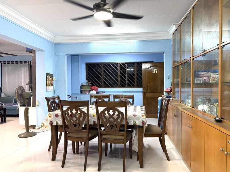 824 Jurong West Street 81 HDB Flat For Sale at S$ 630,000 | PropertyGuru Singapore - Dining Room