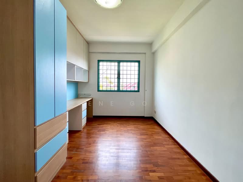 Stratford Court Condominium For Sale at S$ 2,000,000 | PropertyGuru Singapore - Study